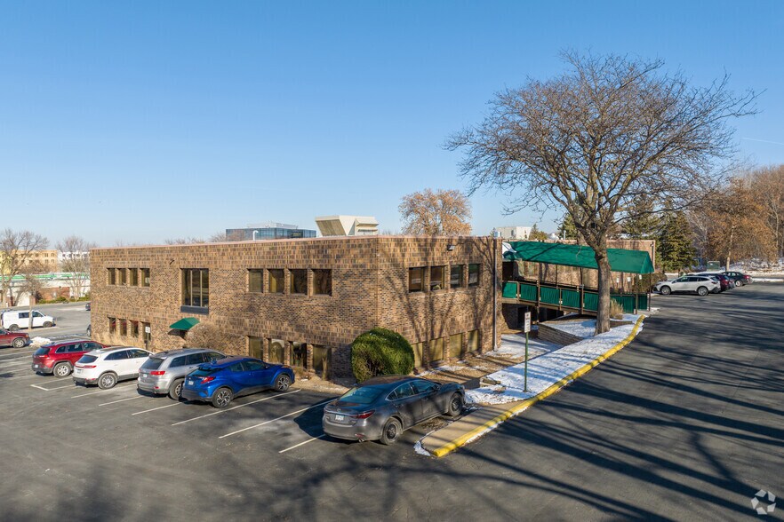 More Photos Of 12940 Harriet Ave S, Burnsville Medical For Lease