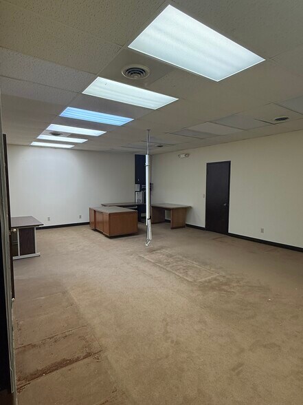 More Photos Of 1214 N Highway 81, Duncan Office For Lease