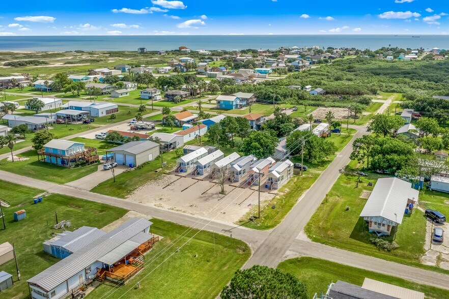 More Photos Of 702 8th St, Port Lavaca Manufactured Housing Mobile Home Park For Sale
