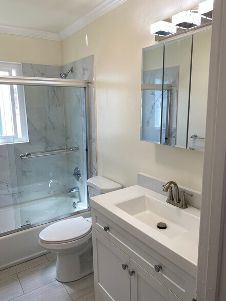 More Photos Of 820 Island Dr, Alameda Specialty For Sale