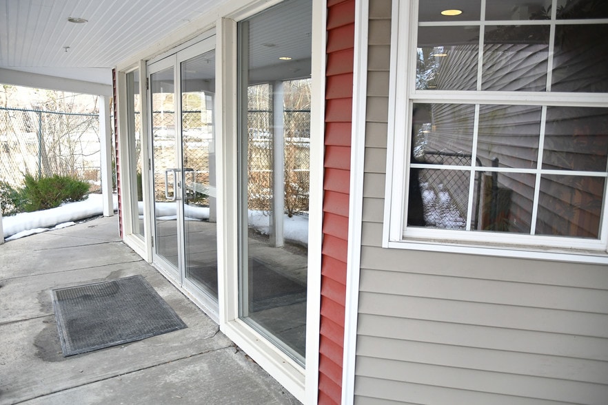 More Photos Of 2 Coolidge St, Hudson Medical For Lease