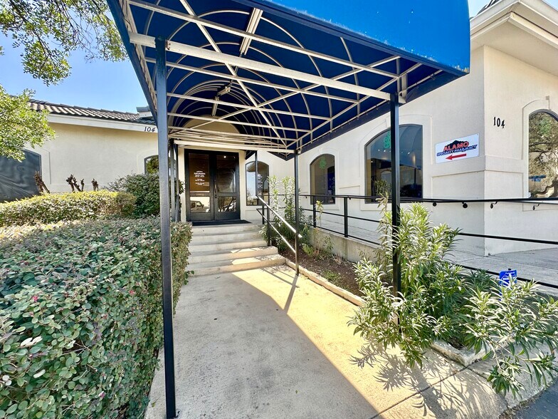 More Photos Of 104 Gallery Cir, San Antonio Medical For Lease