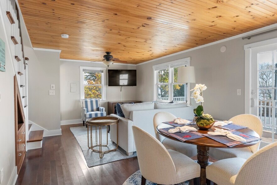 More Photos Of 47 & 49 Atlantic Avenue, Boothbay Harbor Flex For Sale
