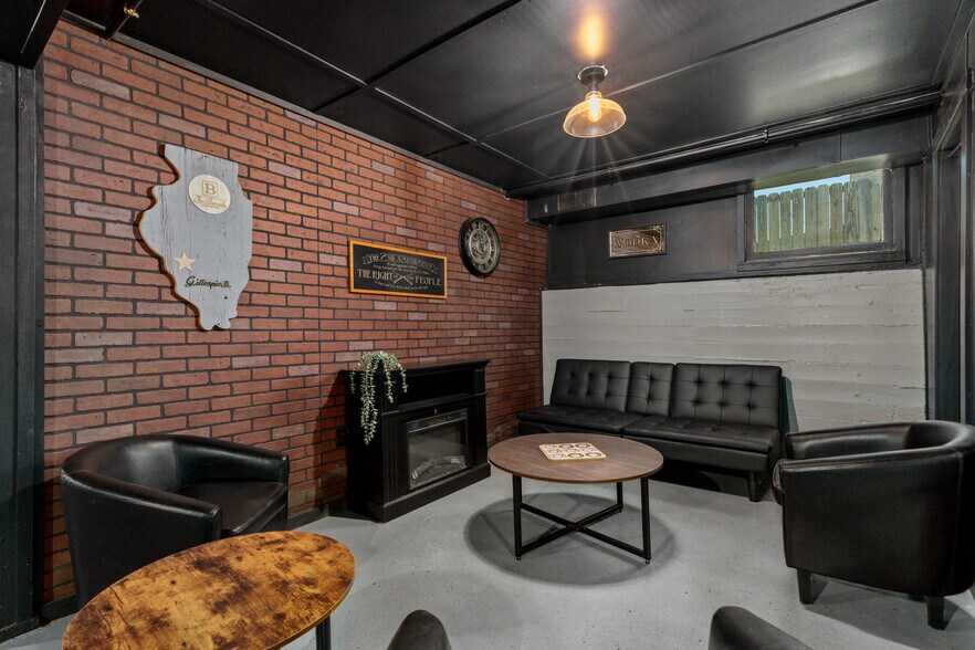 More Photos Of 206 W Spruce St, Gillespie Religious Facility For Sale