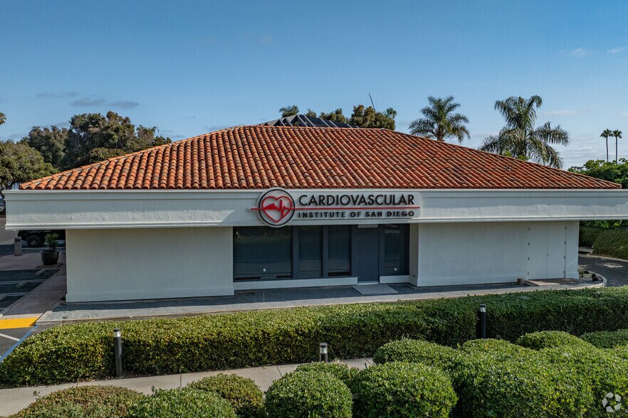 More Photos Of 7020 Avenida Encinas, Carlsbad Bank For Sale