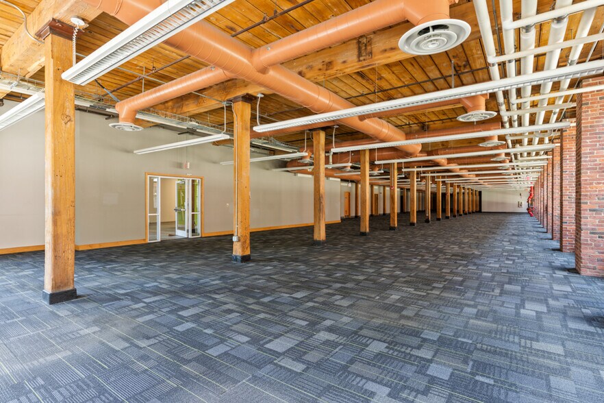 More Photos Of 140 Mill St, Lewiston Office Residential For Sale