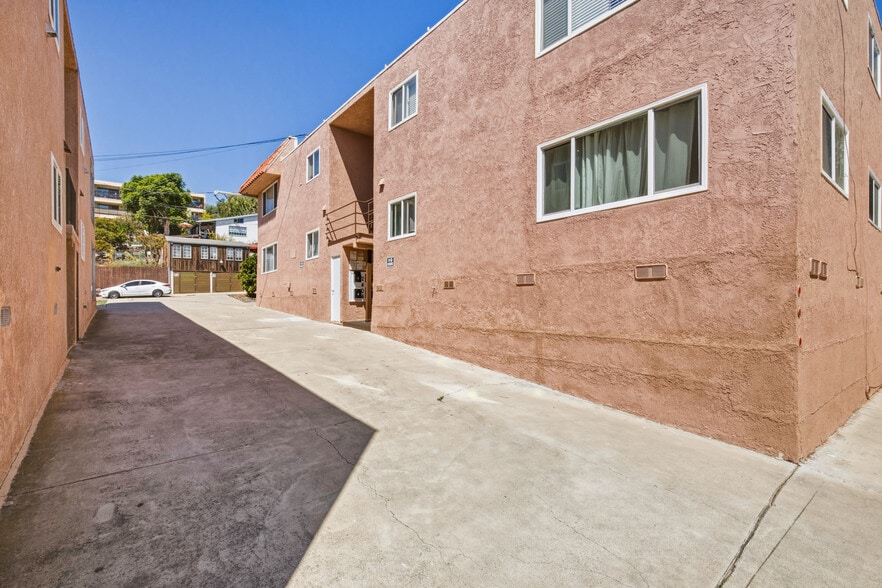 More Photos Of 2404 S Carolina St, San Pedro Apartments For Sale