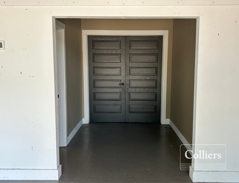 More Photos Of 2222 Sumter St, Columbia Warehouse For Lease