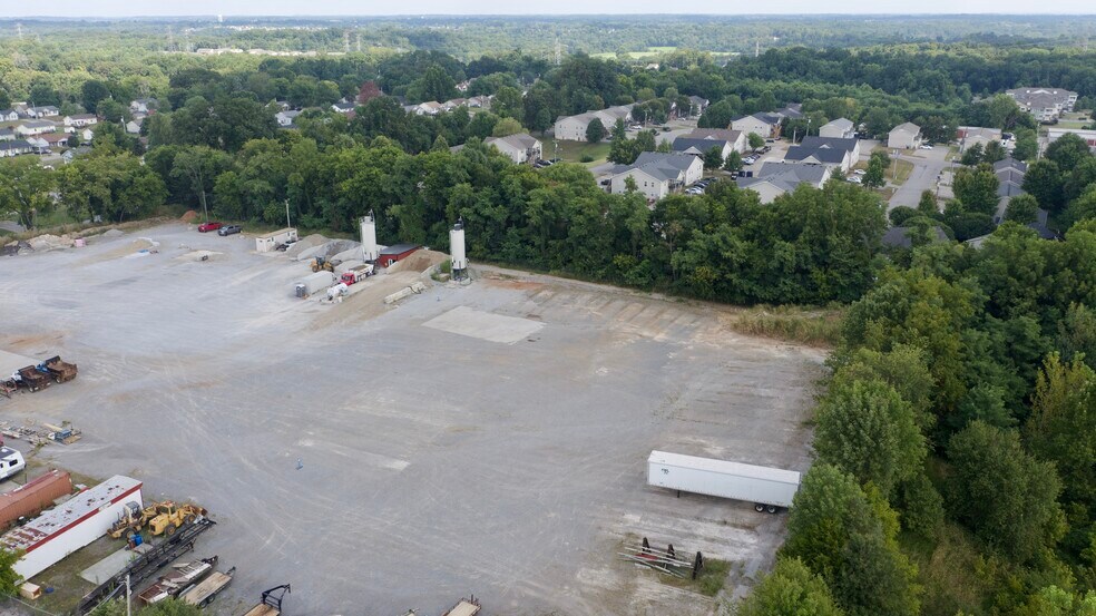 More Photos Of 2727 Union Hall Rd, Clarksville Land For Lease