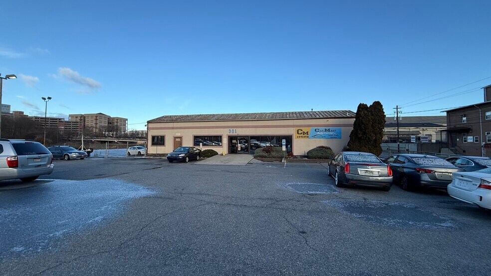 More Photos Of 124 3rd St, Allentown Auto Dealership For Lease