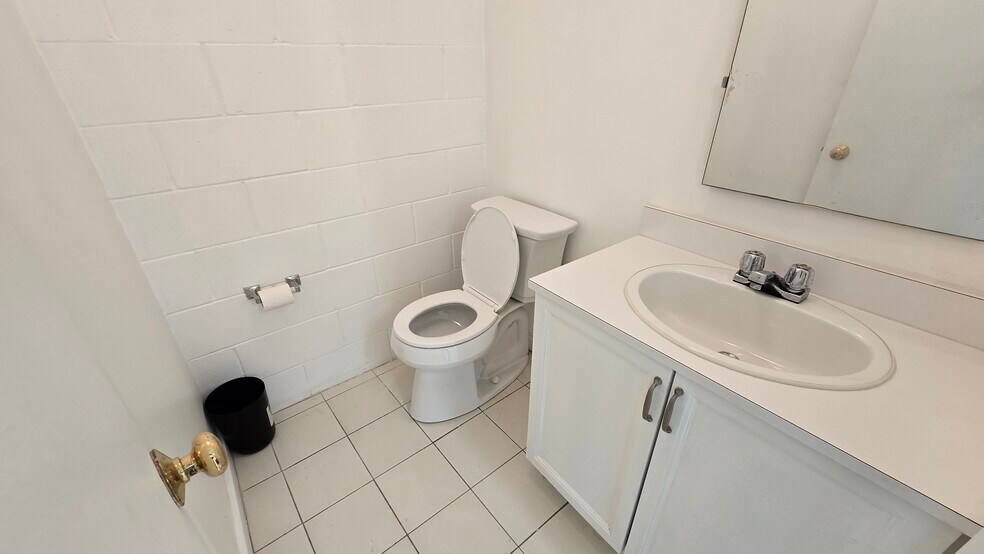 More Photos Of 101 Freshway Dr, Vaughan Flex For Sale