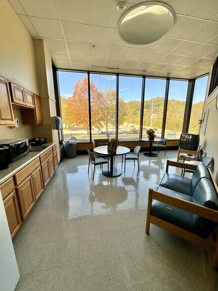 More Photos Of 3417 N Roan St, Johnson City Office Residential For Sale