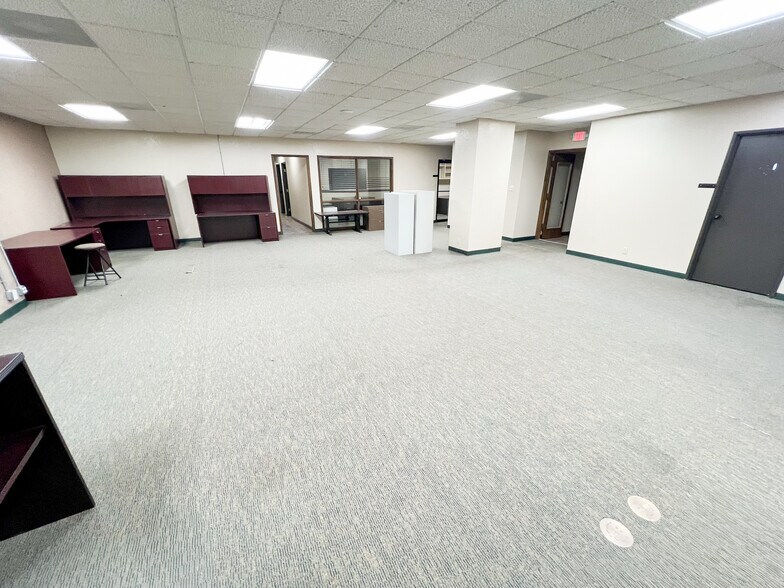 More Photos Of 2408 N Big Spring St, Midland Office For Sale