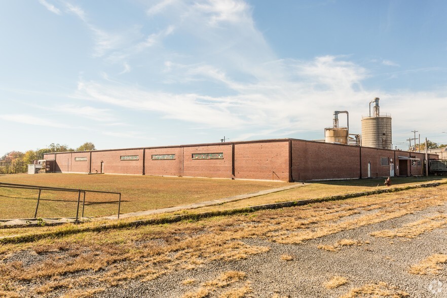 Primary Photo Of 130 Enterprise Ln, McMinnville Warehouse For Lease