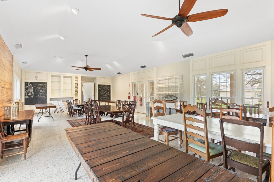 More Photos Of 53447 Highway 290, Hempstead Specialty For Sale