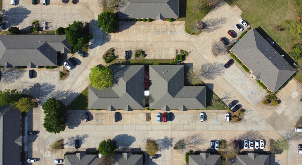 More Photos Of 60 W Sunbridge Dr, Fayetteville Office For Lease