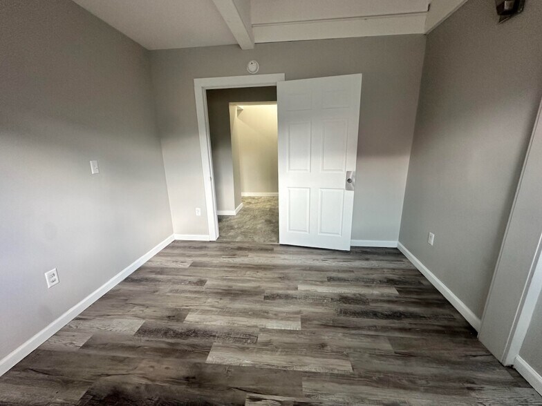 More Photos Of 47 W Bridge St, Oswego Storefront Retail Residential For Sale