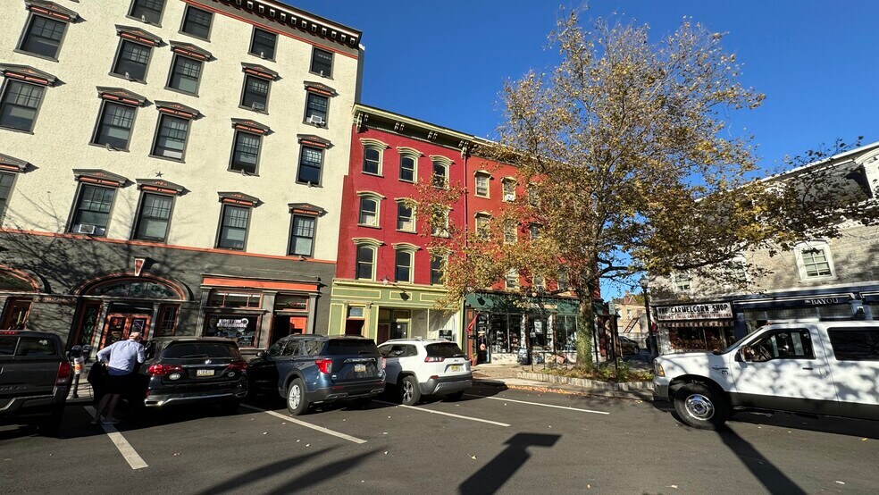 More Photos Of 58 Centre Sq, Easton Apartments For Sale