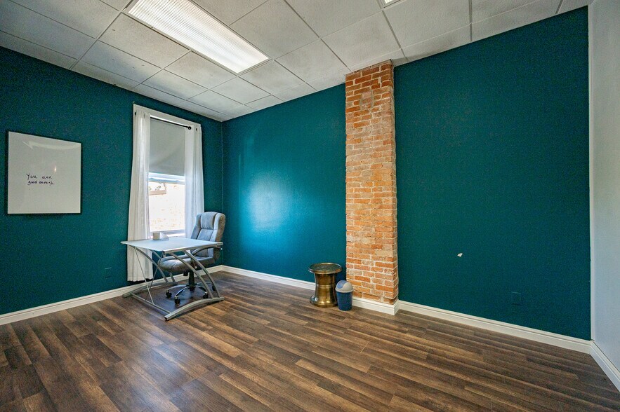 More Photos Of 112-114 S Broadway St, Green Bay Storefront Retail Office For Sale