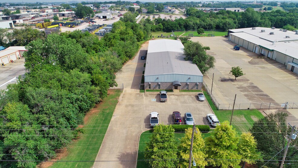 More Photos Of 1901 SE 29th St, Oklahoma City Manufacturing For Lease