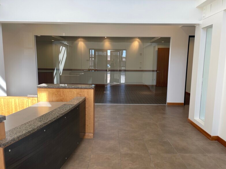 More Photos Of 4141 N 32nd St, Phoenix Medical For Lease