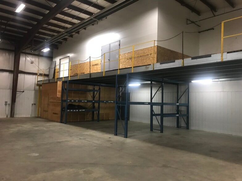 More Photos Of 18 Burnt Valley Ave, Red Deer Industrial For Sale