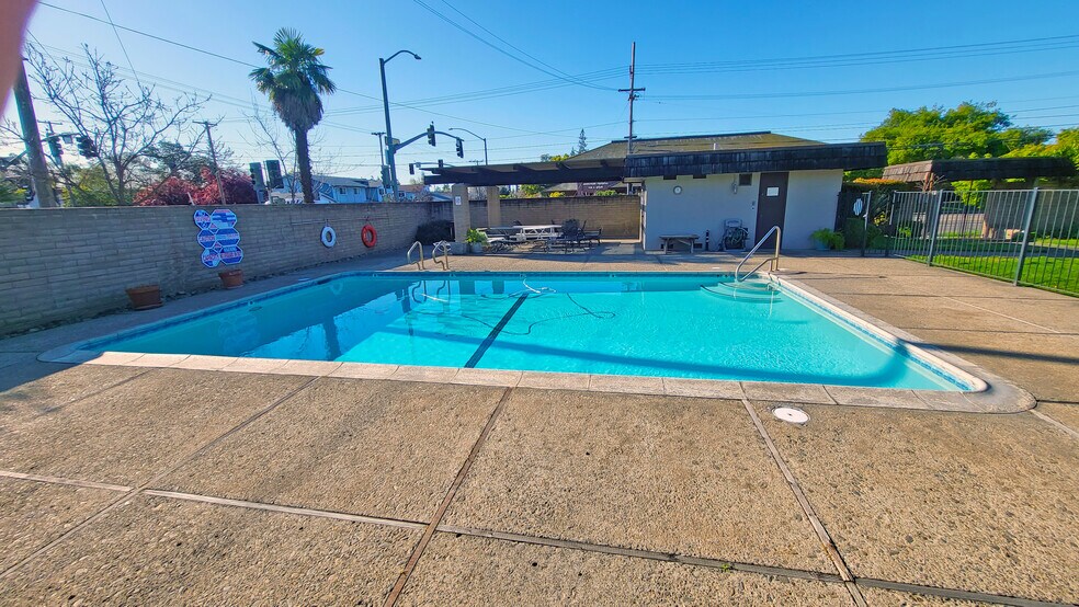 More Photos Of 1301 W Lodi Ave, Lodi Apartments For Sale
