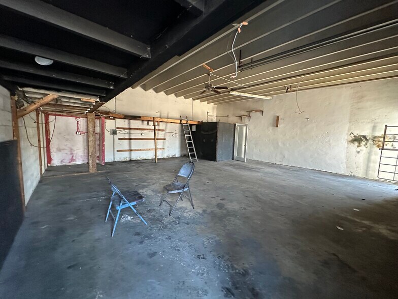 More Photos Of 5611 Plunkett St, Hollywood Warehouse For Lease