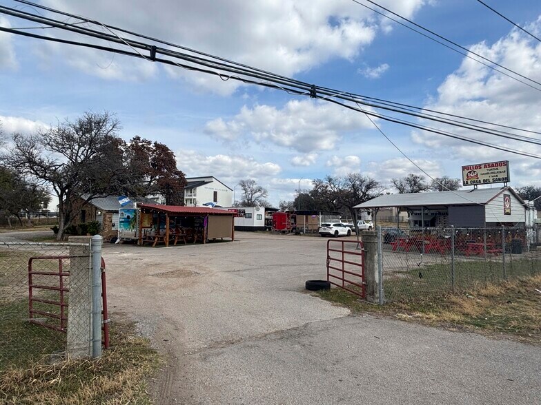 More Photos Of 8700 FM 969 Rd, Austin Freestanding For Sale