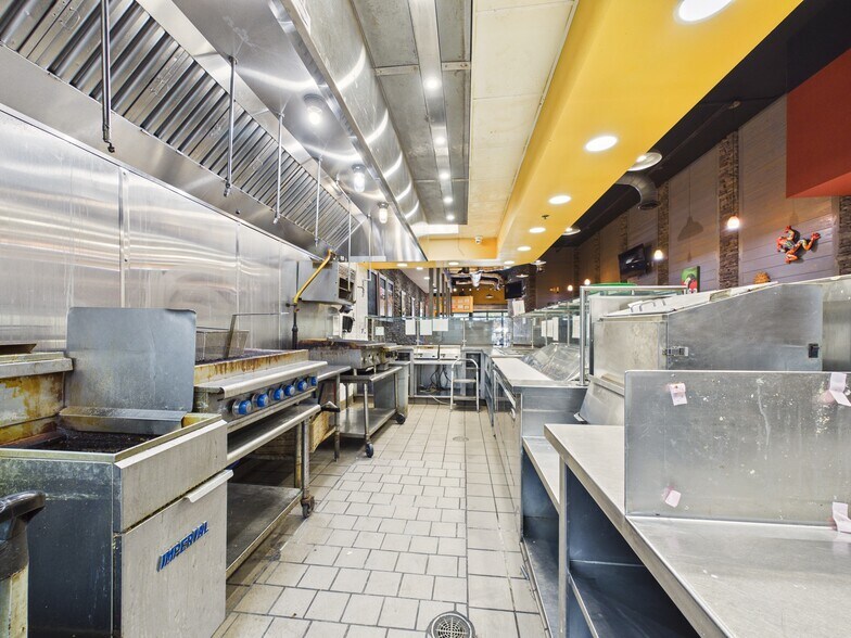 More Photos Of 1014 Broadway, Columbus Storefront Retail Residential For Lease