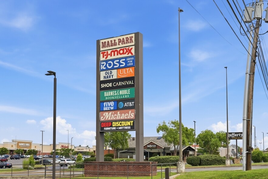 More Photos Of 1900 N Dixie Hwy, Elizabethtown Unknown For Lease