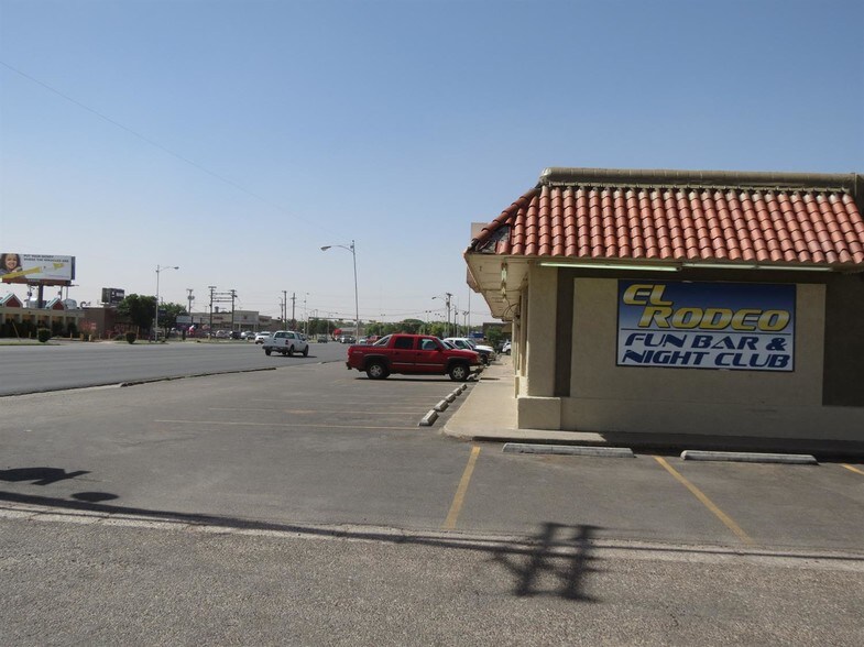 More Photos Of 4802-4816 Avenue Q, Lubbock Freestanding For Sale