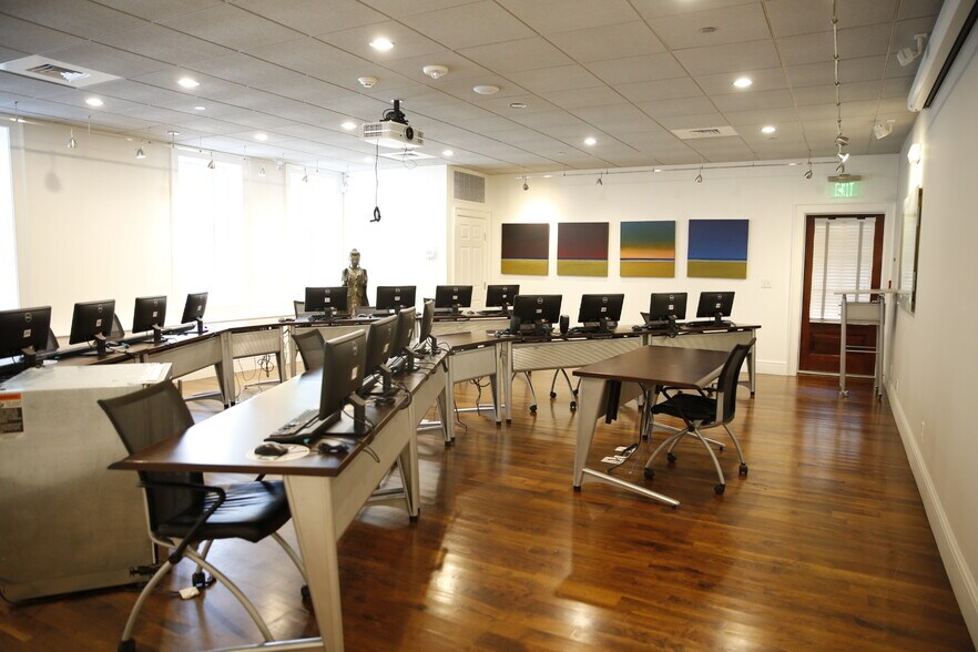 More Photos Of 940 Route 28, Harwich Office Residential For Lease