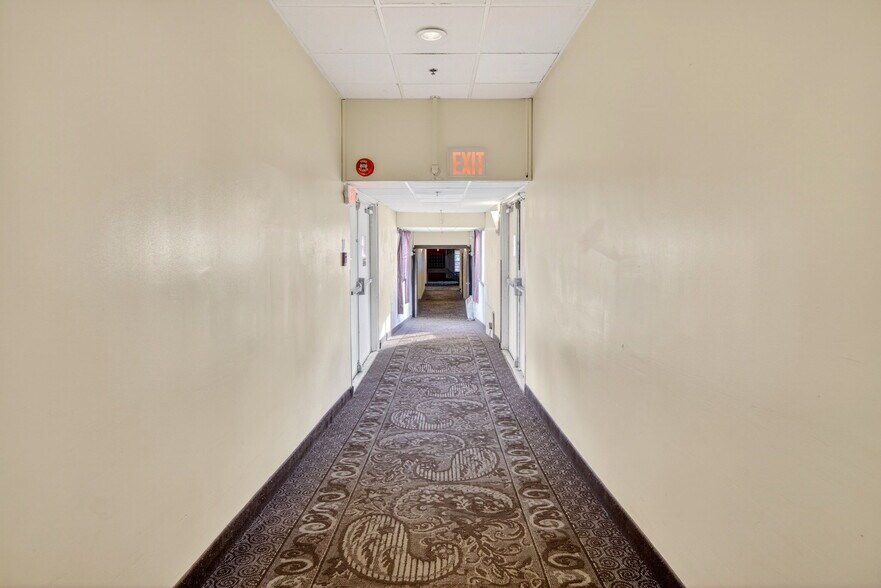 More Photos Of 3 Watervliet Avenue Ext, Albany Hotel For Sale