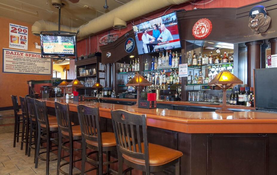 More Photos Of 1565 W 75th St, Woodridge Restaurant For Sale