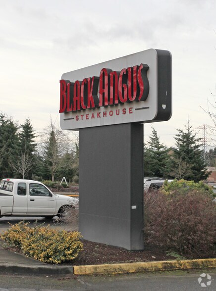 More Photos Of 2400 S 320th St, Federal Way Restaurant For Lease