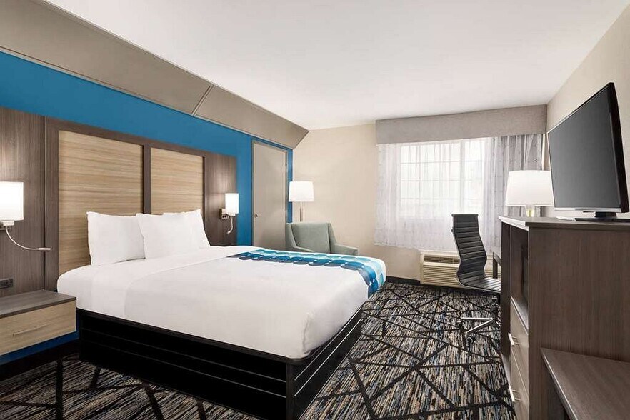 More Photos Of 4530 W White Ave, Blackwell Hotel For Sale