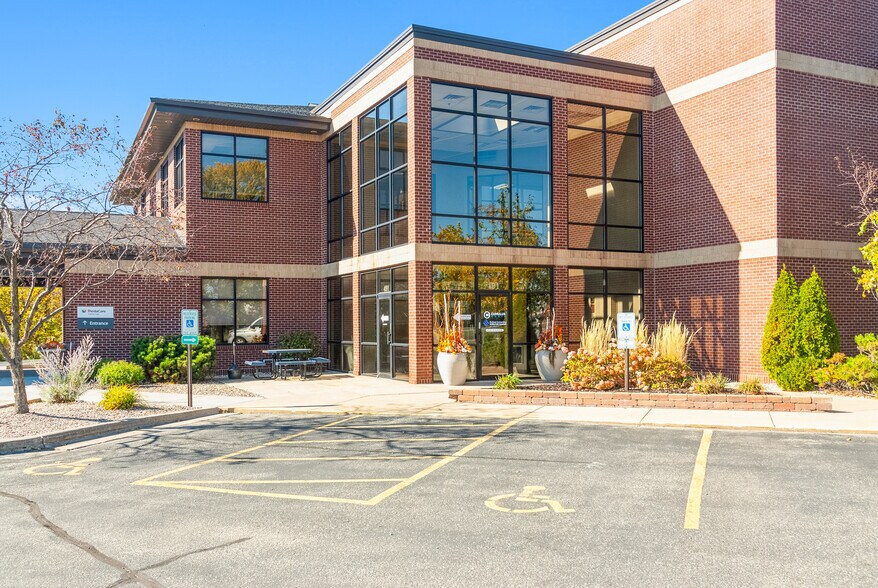 More Photos Of 491 S Washburn St, Oshkosh Office For Sale