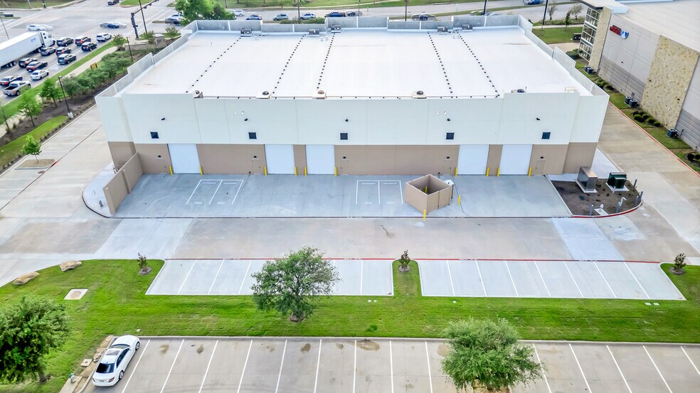More Photos Of 1100 Lakeside Parkway, Flower Mound Industrial For Lease