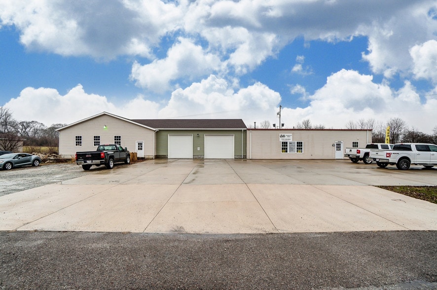 More Photos Of 3245 Piqua Troy Rd, Troy Light Distribution For Sale