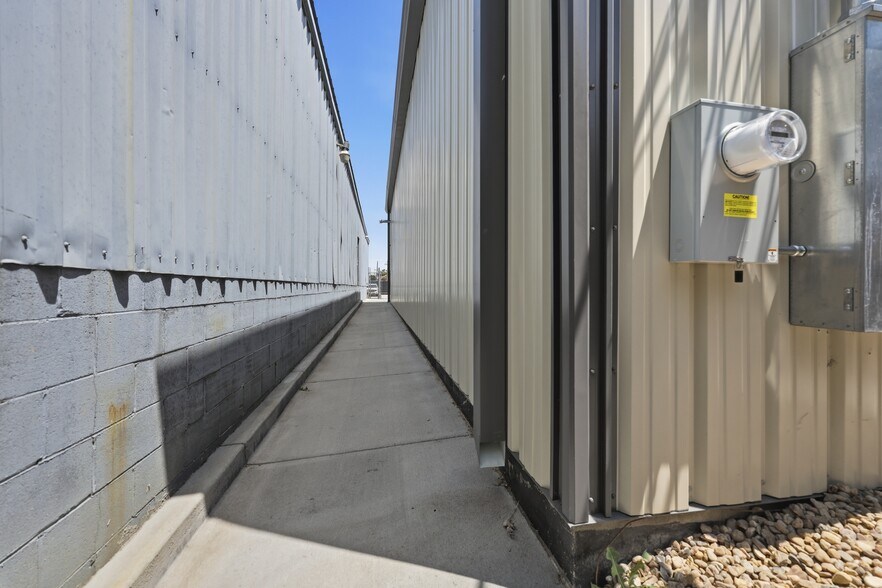More Photos Of 5275 Adams St, Denver Warehouse For Sale