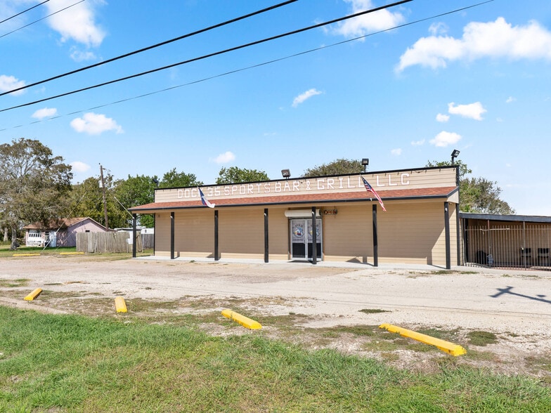 More Photos Of 1520 Henderson Avenue, Palacios Theater Concert Hall For Sale