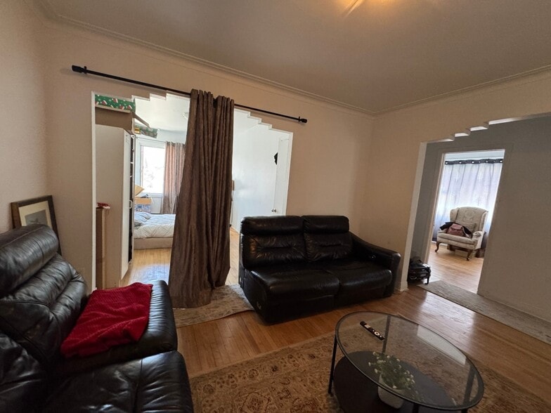 More Photos Of 8294-8298 Rue Hochelaga, Montréal Apartments For Sale