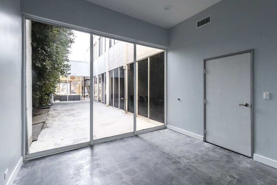 More Photos Of 6829 Lankershim Blvd, North Hollywood Medical For Lease