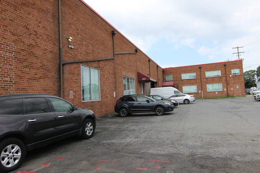 More Photos Of 1933 Montana Ave NE, Washington Warehouse For Lease