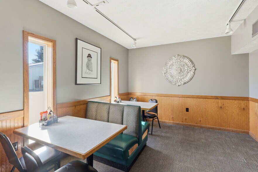 More Photos Of 228 N Jefferson St, Hastings Restaurant For Sale