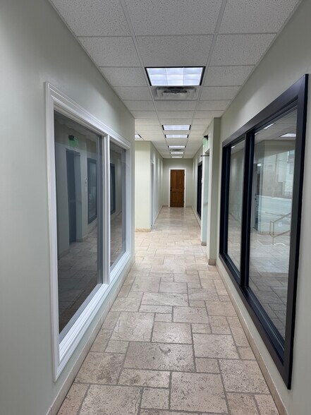 More Photos Of 2107 N Saint Marys St, San Antonio Loft Creative Space For Sale
