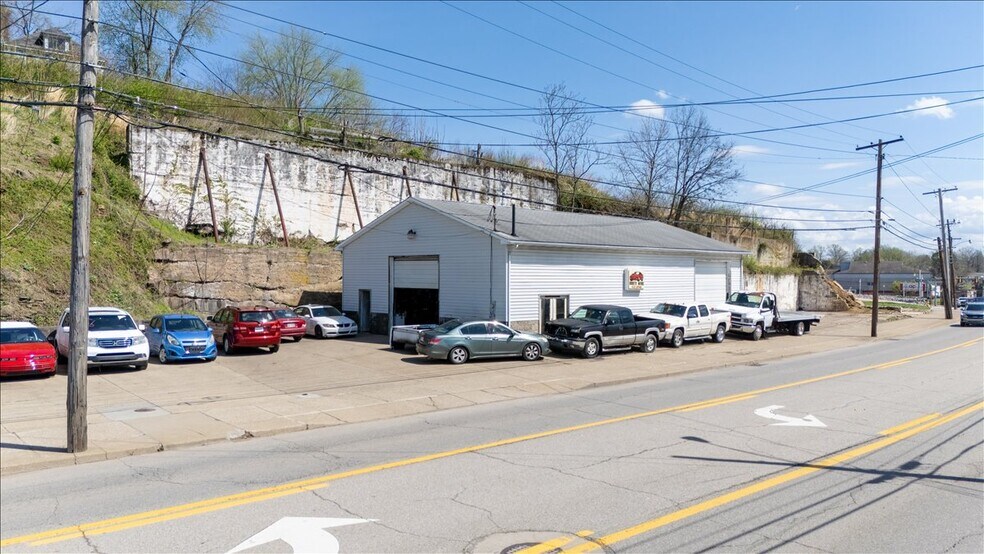 More Photos Of 705 7th St, Parkersburg Auto Dealership For Sale