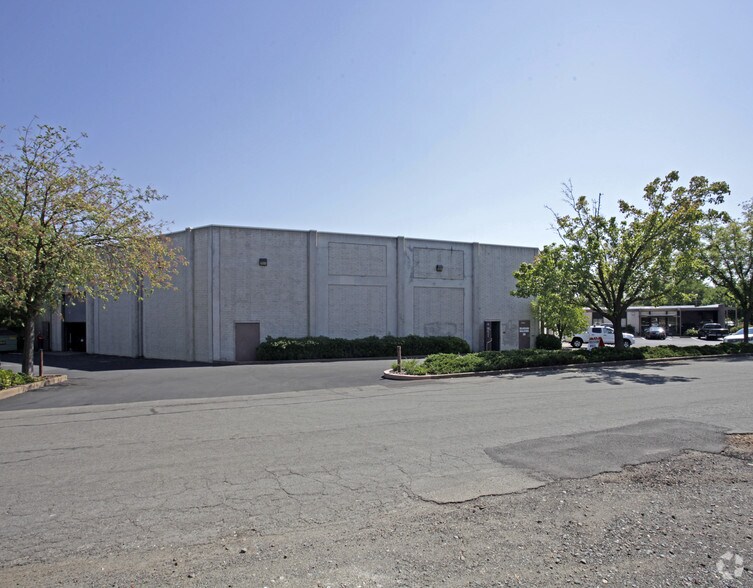 More Photos Of 2660-2680 Albatross Way, Sacramento Warehouse For Lease