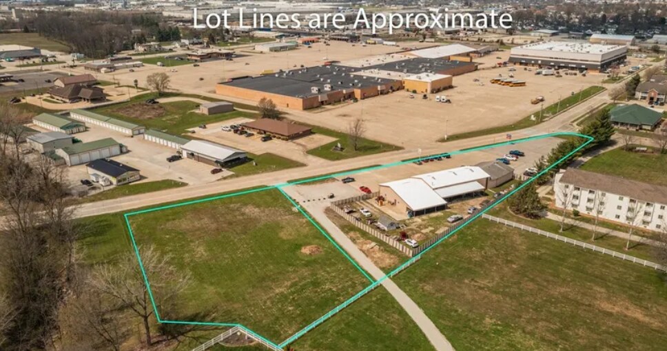 More Photos Of 2300 Hoffman Dr, Effingham Auto Repair For Sale